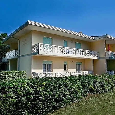 Апартаменти Bright Flat Close To The *