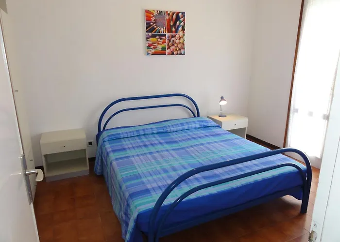 Bright Flat Close To The Апартаменти