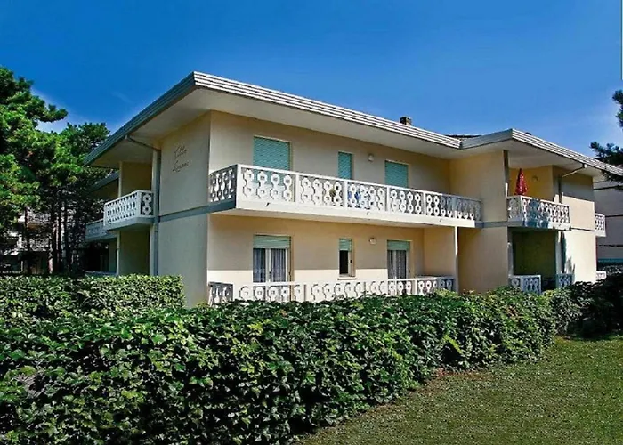 Апартаменти Bright Flat Close To The *